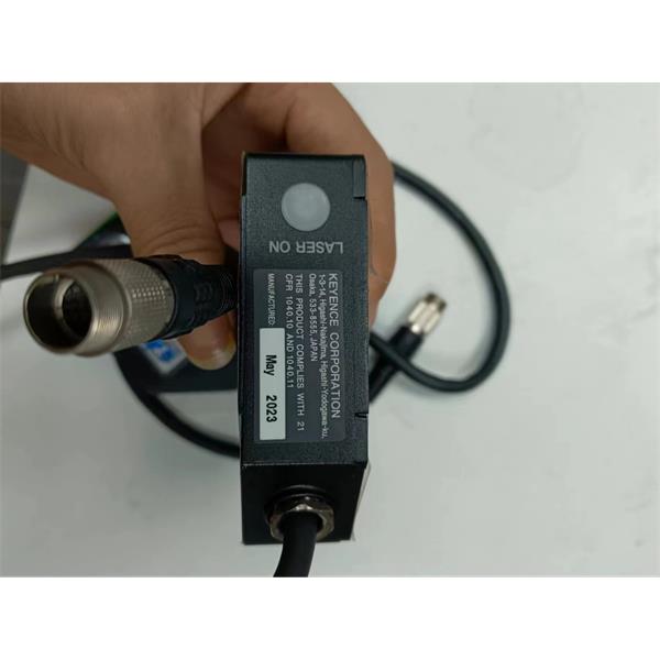 日本KEYENCE基恩士LK-G5000高精度CMOS激光位移傳感器感測(cè)頭LK-H157